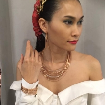 Pesavento-jewels-in-Malaysia-togheter-with-Melinda-Looi-collections